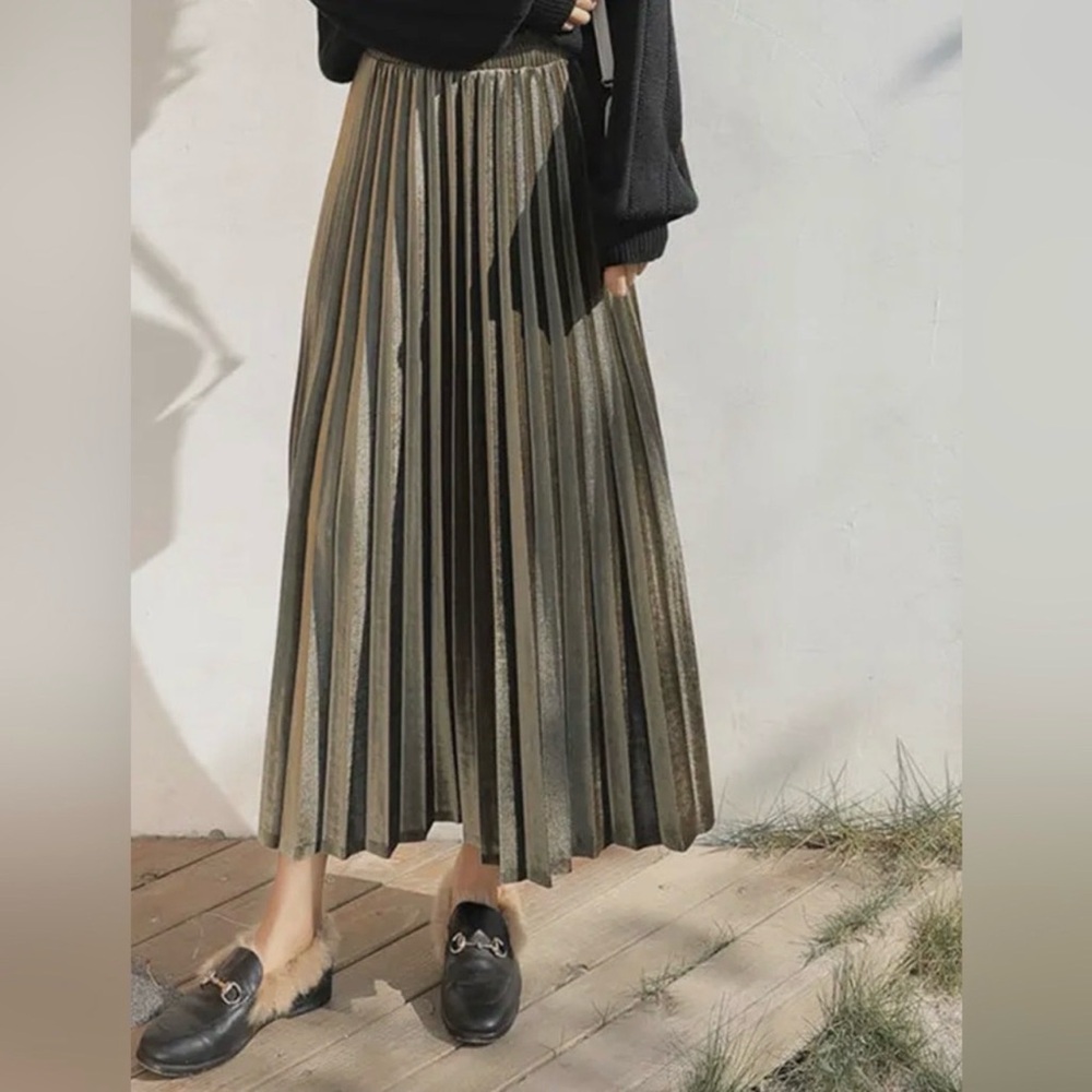 NWT Green High-Waist Pleated A-Line Empire Waist Velvet Skirt Small